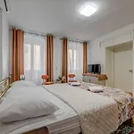 Mirta Apartamento *