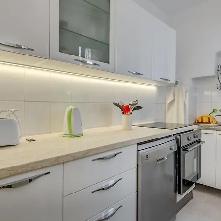 Mirta Apartment